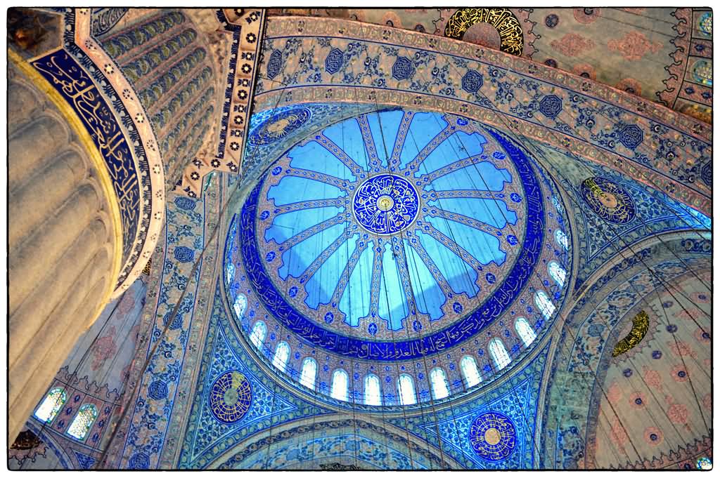 Adorable-Dome-Inside-The-Blue-Mosque